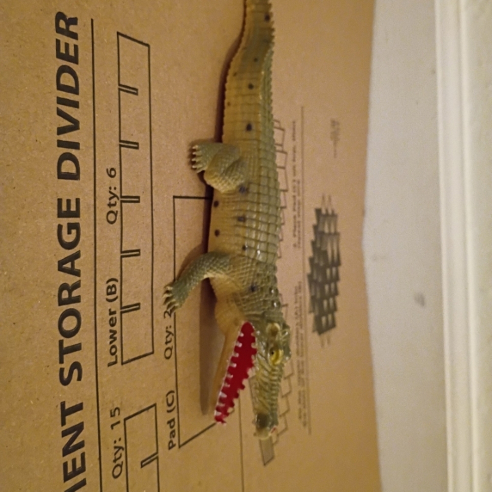FigureBig Crocodile 8 Inch Animal Toy Action Figure